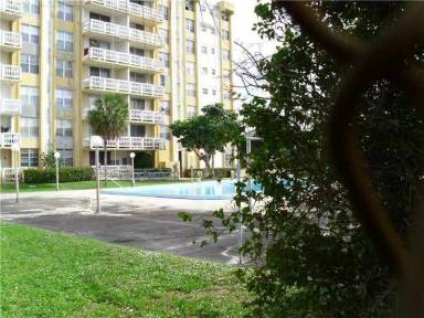Main picture of Parkway Towers Condominium