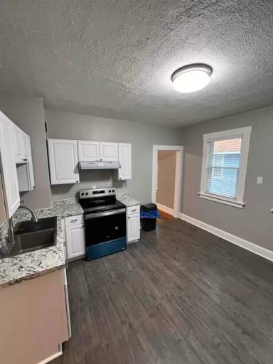 Main picture of 9 Dewey Ave