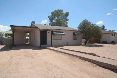 Main picture of 2411 S Holly Stra