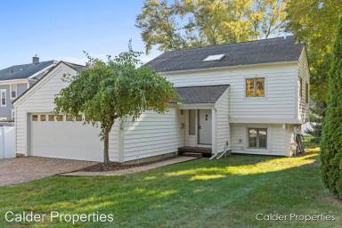 Main picture of 2142 Barnard St SE