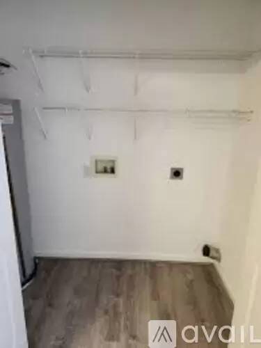 Main picture of 1480 Woodlawn Dr