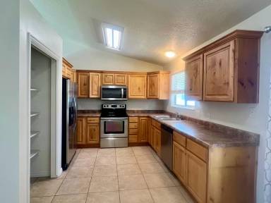 Main picture of 1412 N 220 E