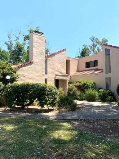 Main picture of 202 N Carrillo Rd