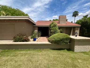 Main picture of 8547 N Woodland Ct