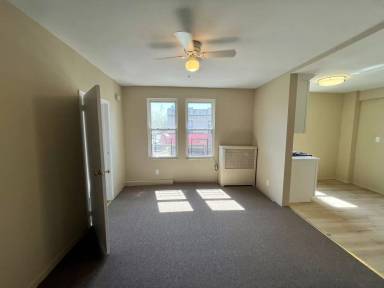 Main picture of 21527 Jamaica Ave