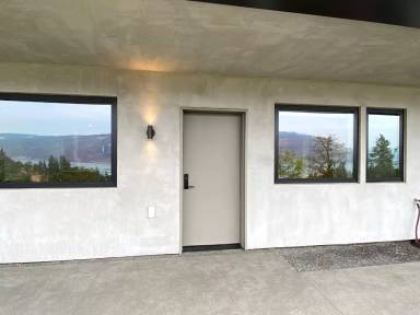 Main picture of 585 Blanchard Blvd