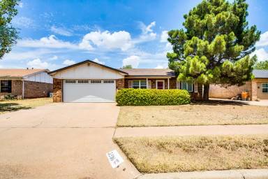 Main picture of 5236 96th St