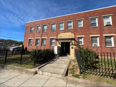 Main picture of 116 44th St NE