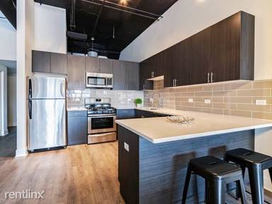 Main picture of 2036 S Michigan Ave