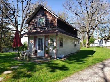 Main picture of 225 N Whitford Rd