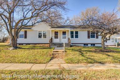 Main picture of 3116 S 41st St