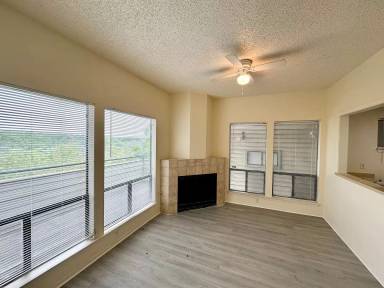 Main picture of 3000 Guadalupe St