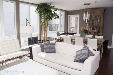 Main picture of 924 Hornblend St