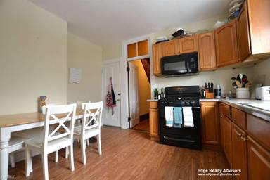 Main picture of 64 Surrey St