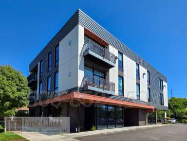 Main picture of 7148 SW Gonzaga St