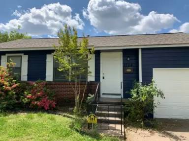 Main picture of 3724 S Knoxville Ave
