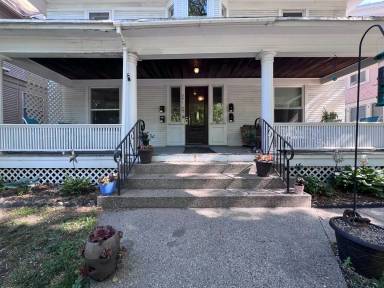 Main picture of 641 Parkwood St NE