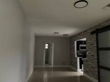Main picture of 7200 Pembroke Rd