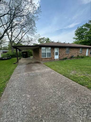 Main picture of 18 Kingman Ct