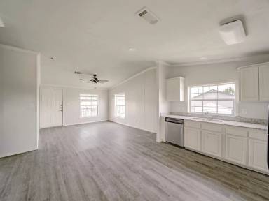 Main picture of 104 Windy Creek Ct