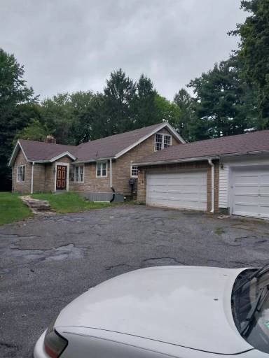 Main picture of 1205 Valley Rd