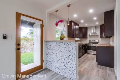 Main picture of 4012 Ingraham St