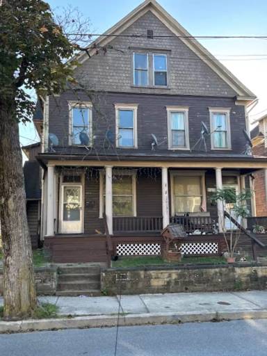 Main picture of 609 Pine St