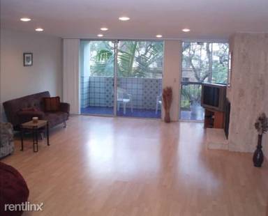 Main picture of 321 N Oakhurst Dr