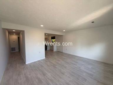 Main picture of 571 E Fairview Ave