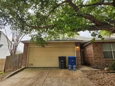 Main picture of 5402 Tomas Cir