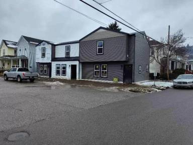 Main picture of 404 Washington St