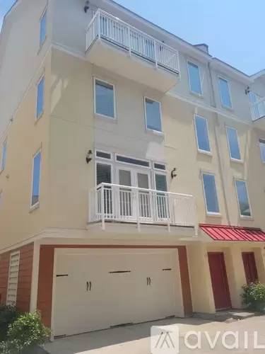 Main picture of 7401 N Ocean Blvd
