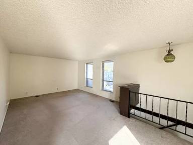 Main picture of 1265 E Crandall Ave
