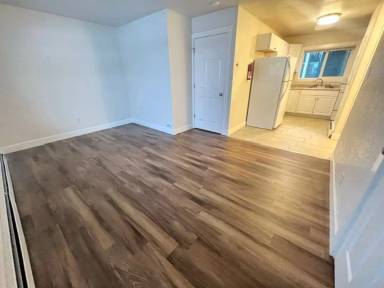 Main picture of 719 Bragaw St