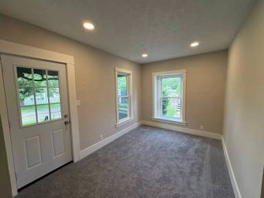 Main picture of 941 Carnegie Ave