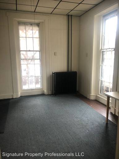 Main picture of 203 Walnut St