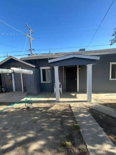 Main picture of 325 1/2 17th St