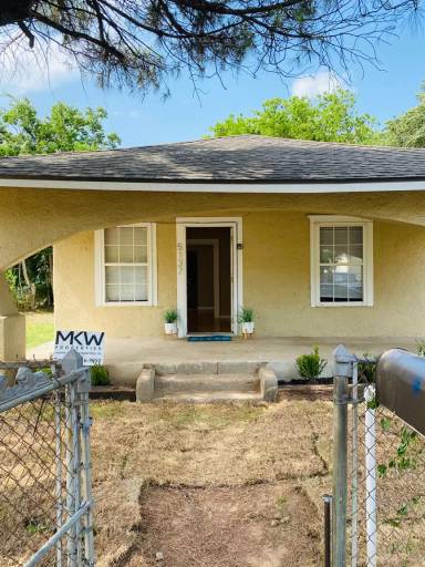 Main picture of 5137 W 6th St