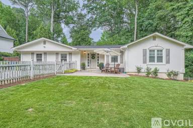 Main picture of 1652 Tryon Rd NE