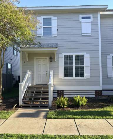 Main picture of 1220 Pithon St