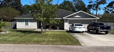 Main picture of 2410 Salamanca St