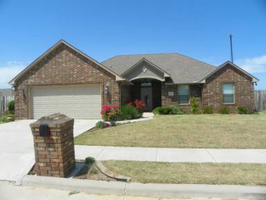 Main picture of 404 Bob White Rd