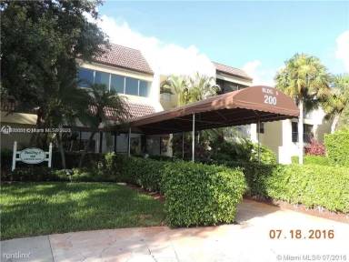 Main picture of Racquet Club Apts At Bonaventure