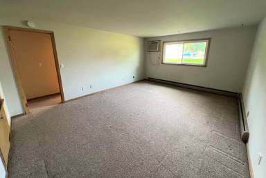 Main picture of 901 N Main St