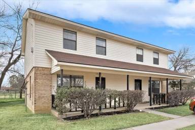 Main picture of 3313 Gardenview Cir