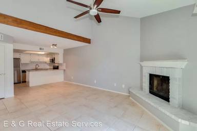 Main picture of 906 S Lola Ln