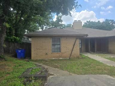 Main picture of 716 Woodland Ct