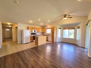 Main picture of 3067 Cameahwait St