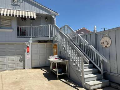 Main picture of 320 Star St