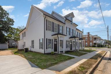 Main picture of 119 W G St